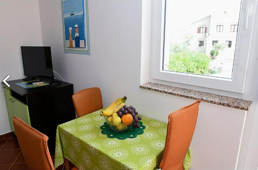 Apartments Dvori ノヴァリャ エクステリア 写真