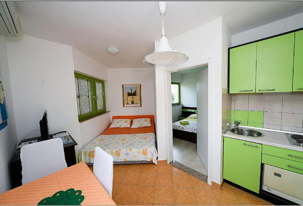 Apartments Dvori ノヴァリャ エクステリア 写真