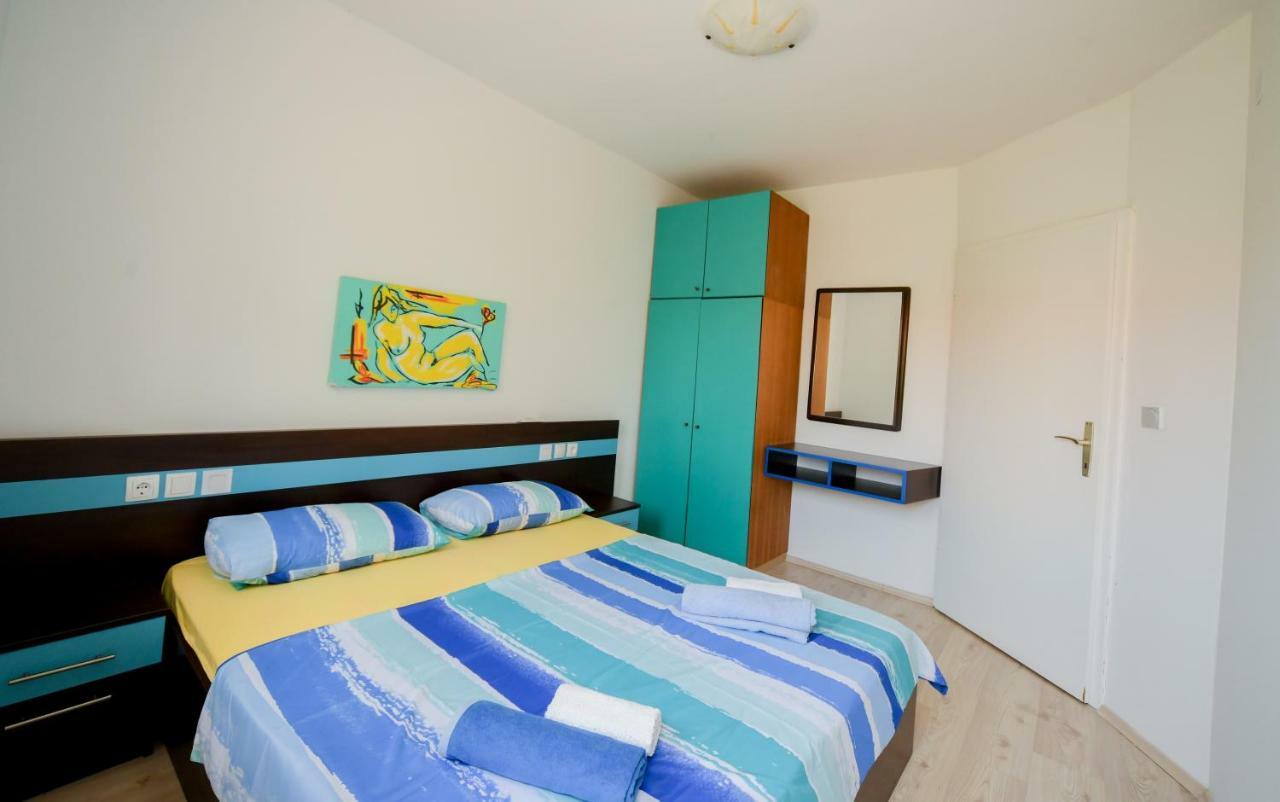 Apartments Dvori ノヴァリャ エクステリア 写真