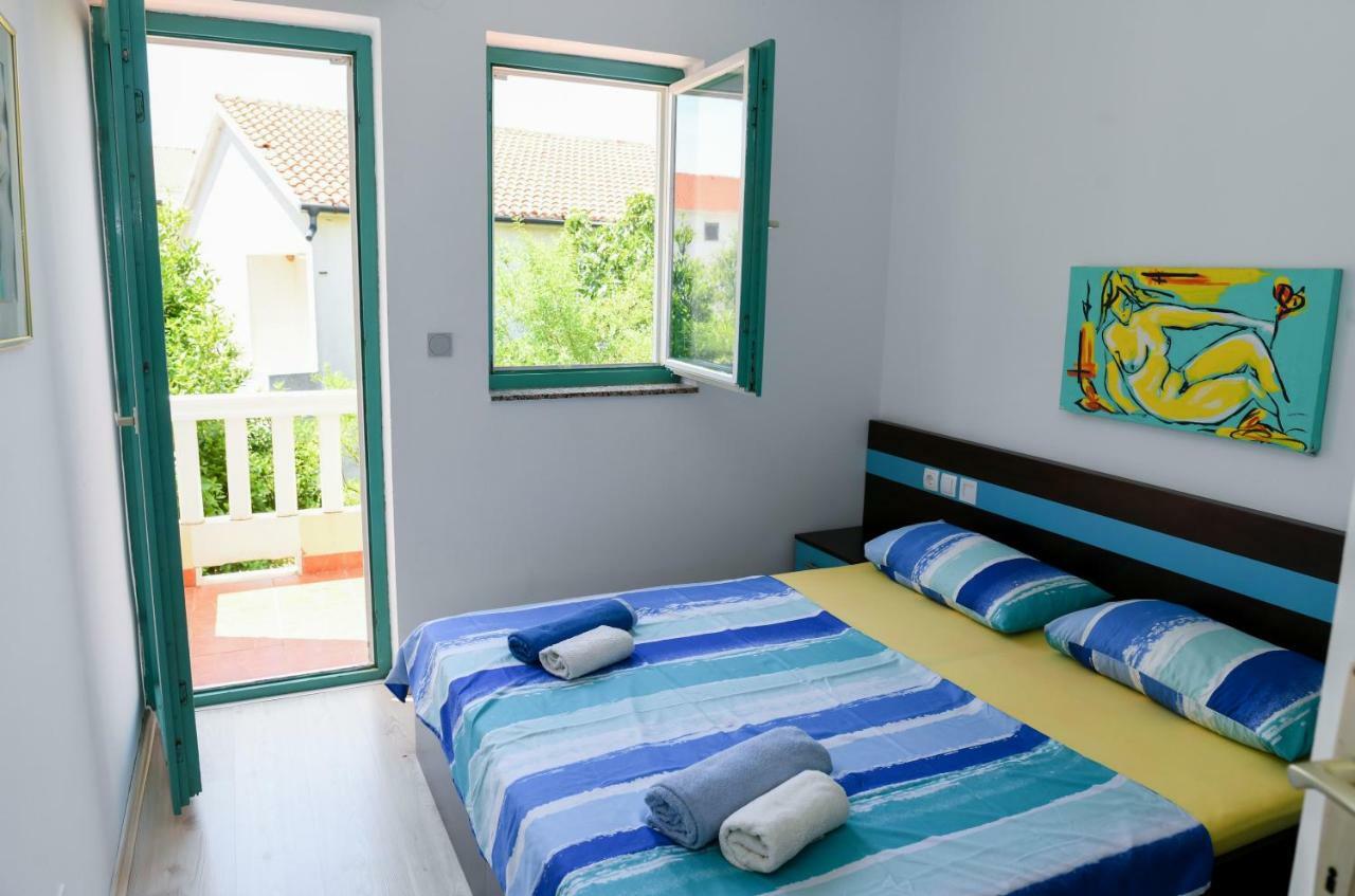 Apartments Dvori ノヴァリャ エクステリア 写真