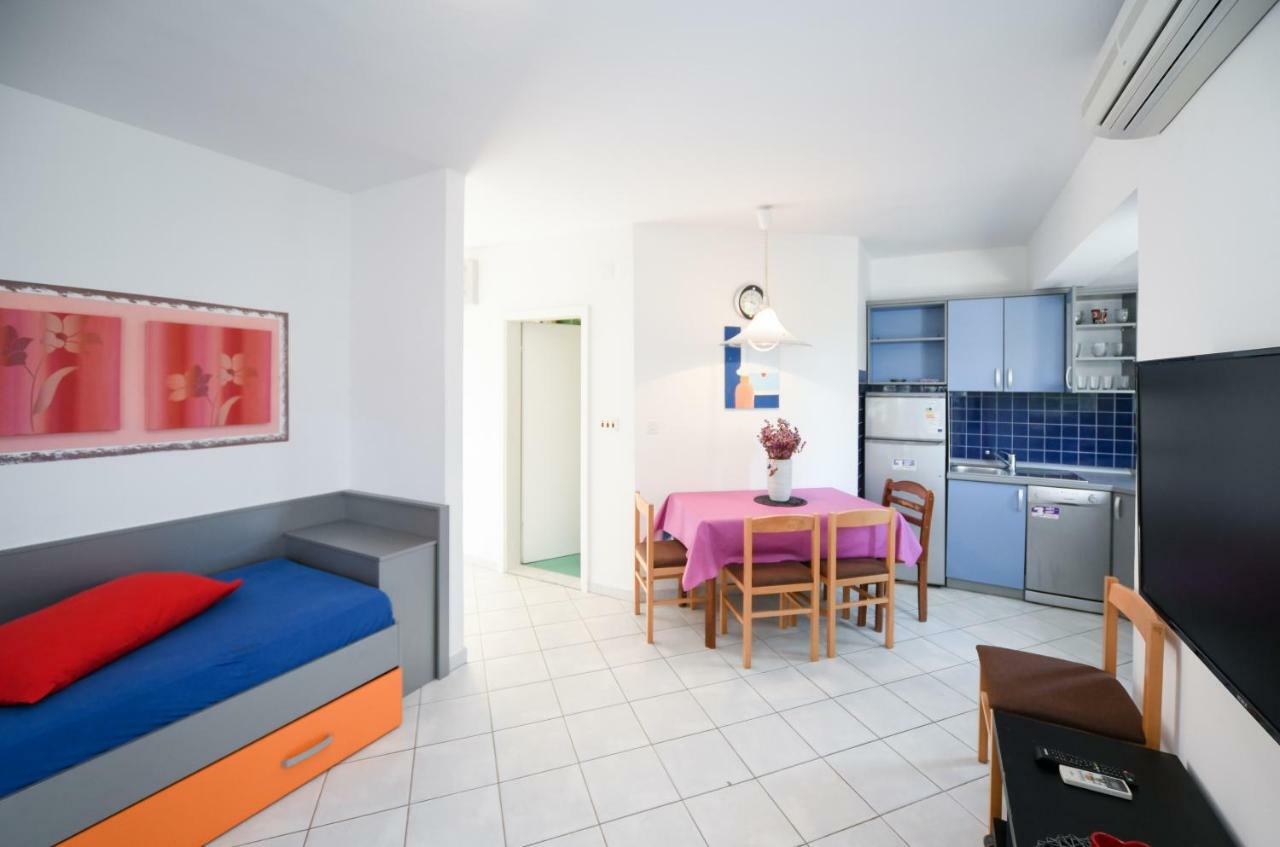 Apartments Dvori ノヴァリャ エクステリア 写真