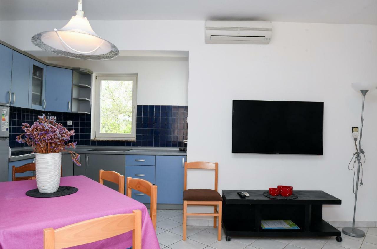 Apartments Dvori ノヴァリャ エクステリア 写真