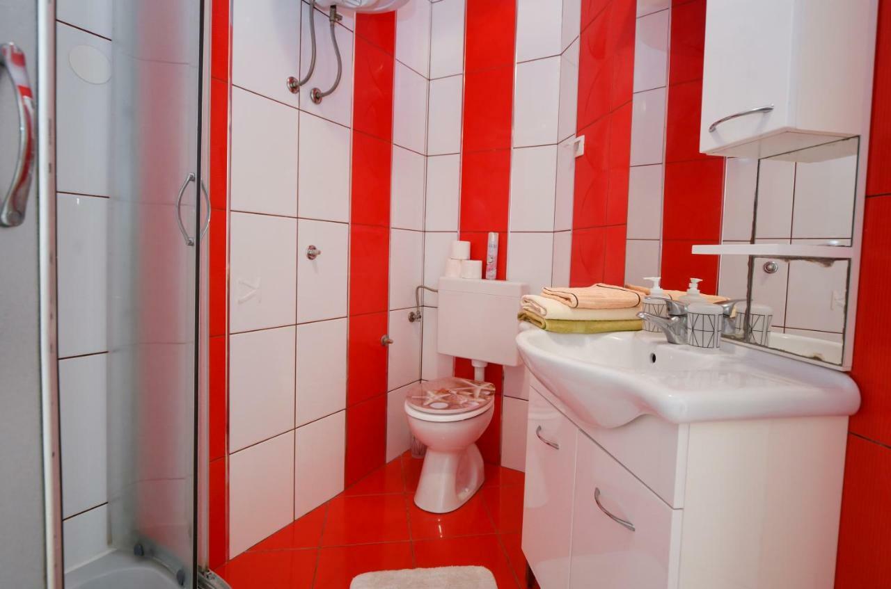 Apartments Dvori ノヴァリャ エクステリア 写真