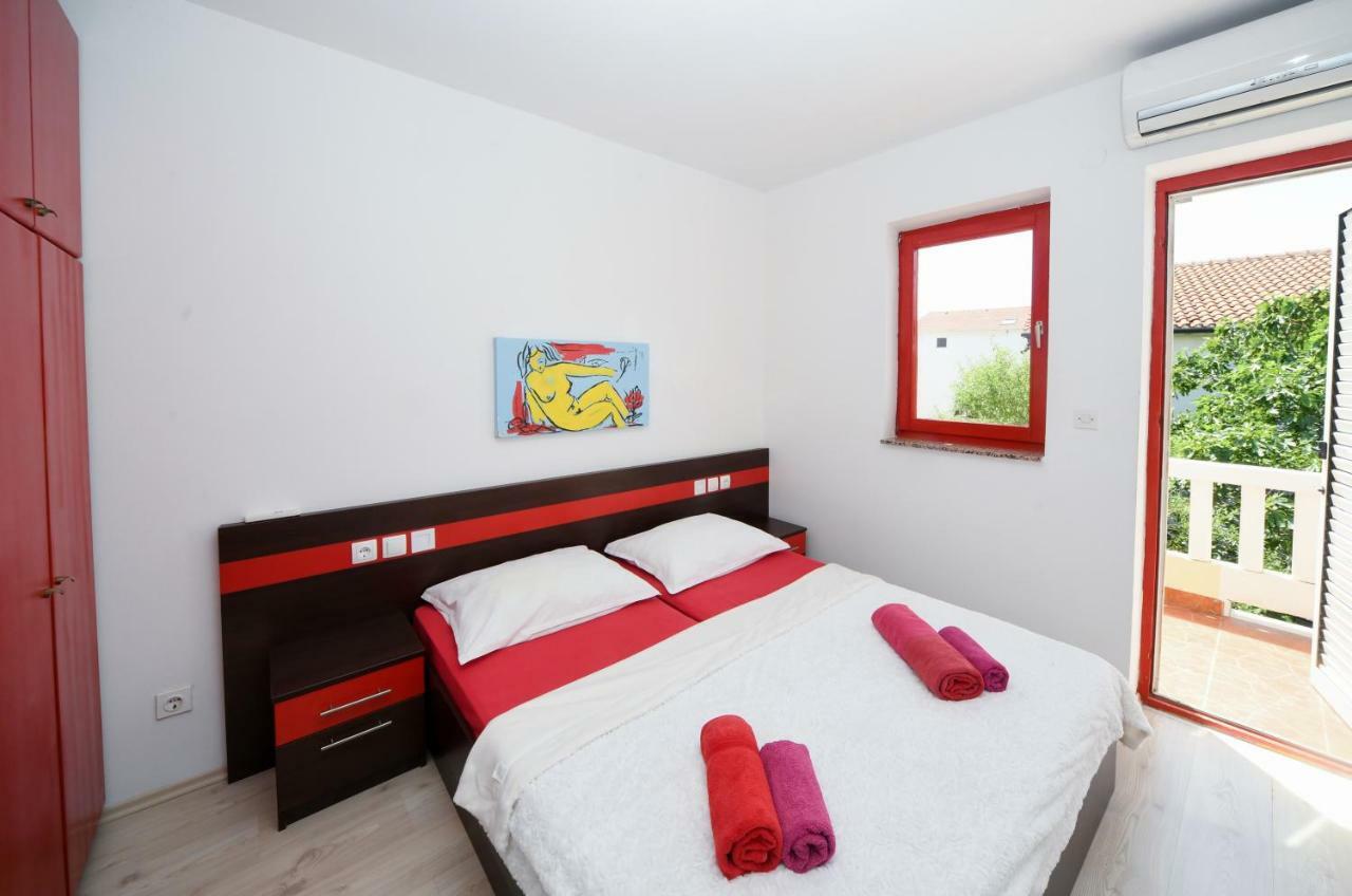 Apartments Dvori ノヴァリャ エクステリア 写真