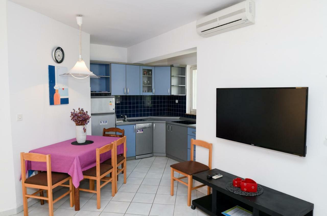 Apartments Dvori ノヴァリャ エクステリア 写真